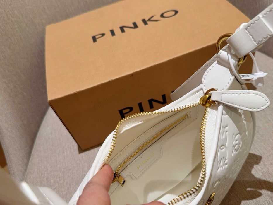 worek z półksiężycem pod pachą