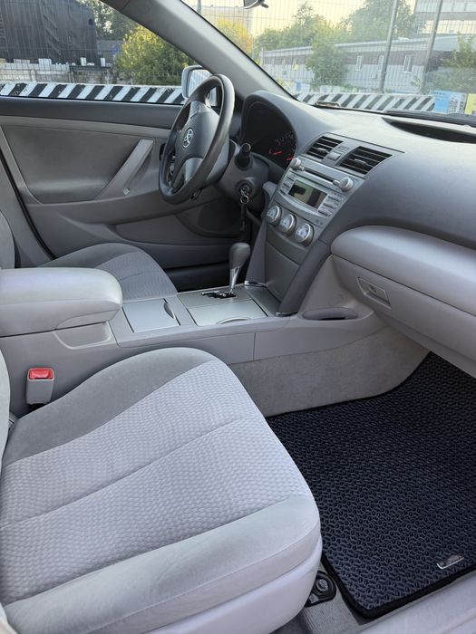 Toyota Camry 2,5 не бітая 100% рідний пробіг