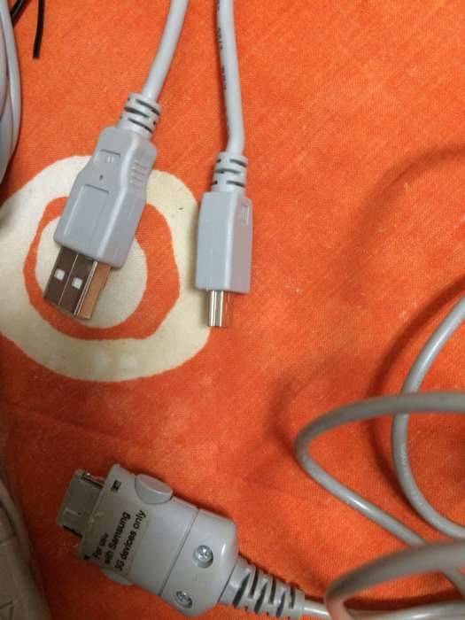 Carregador/cabos/auriculares Samsung