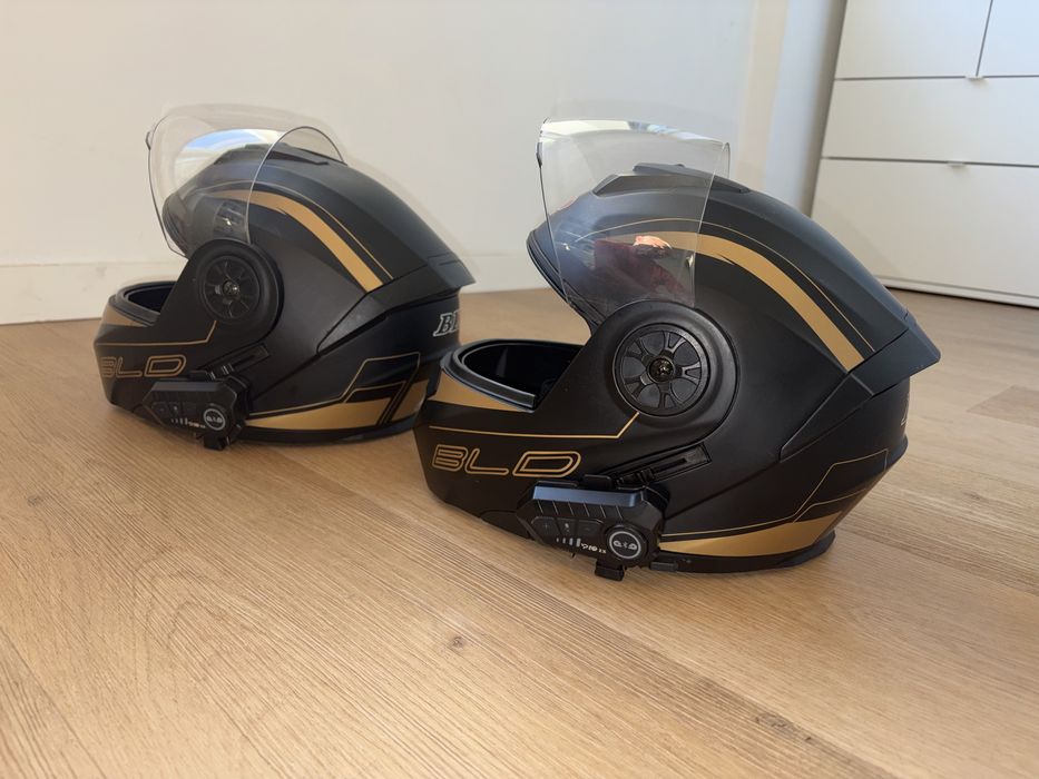 2 Capacetes Modulares com Intercomunicador