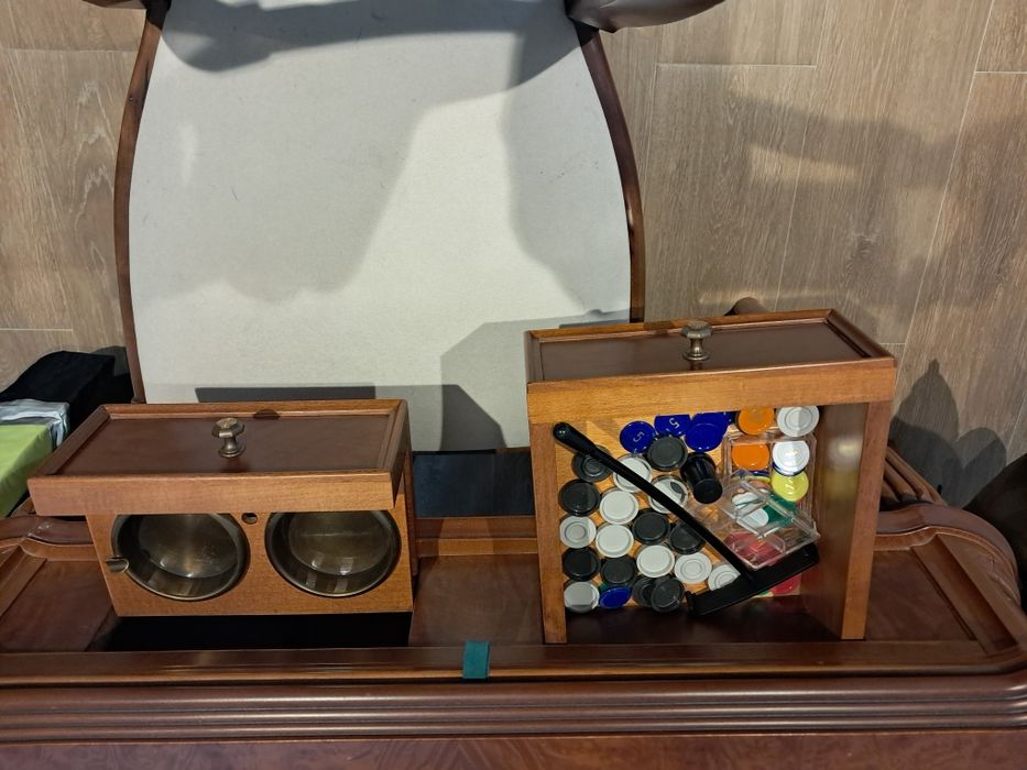 Mesa de Jogo com 4 cadeiras