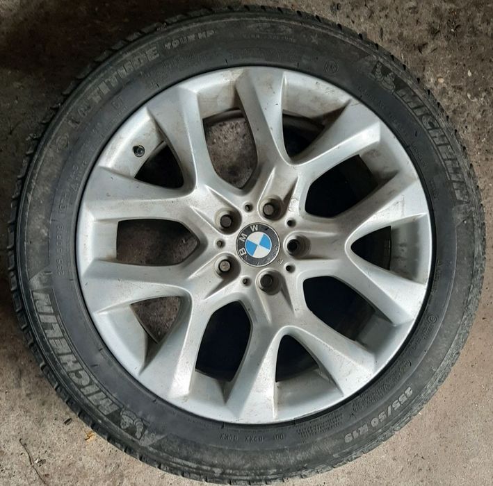 Два комплекта колес  на BMW и  Mitsubishi