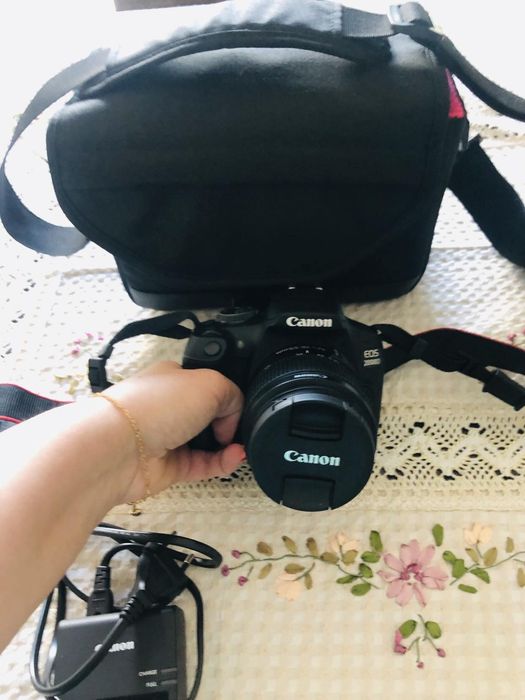 Conjunto Câmera Fotográfica Canon EOS 2000D