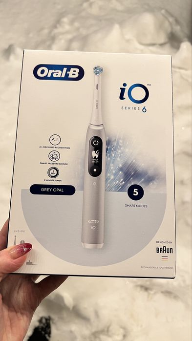Електрощітка Oral-B iO 6