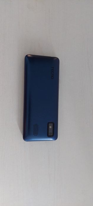 3 сім карти  мобільний телефон tecno t372