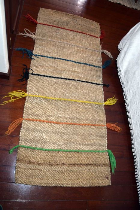 Tapete Rafia Com Riscas Coloridas