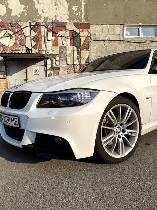 BMW E90 328xi 2010 3.0I