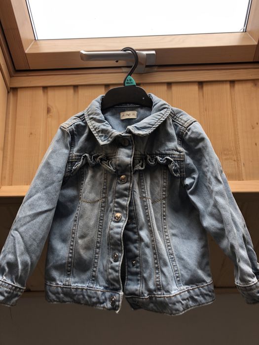 Джинсова куртка для дівчинки