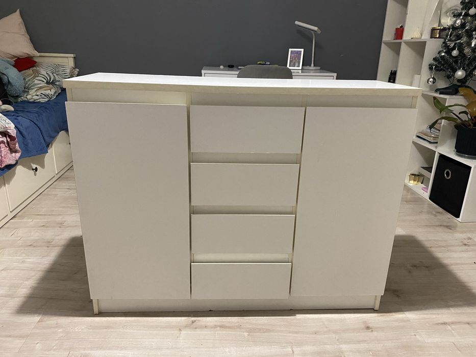 Biała komoda 110x85cm