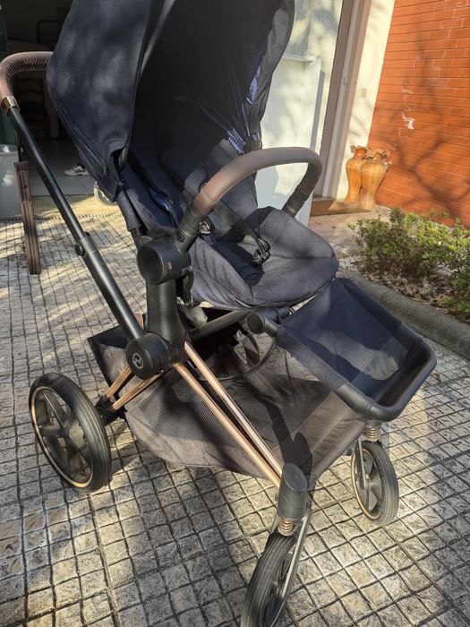 Carrinho de passeio Cybex com ovo