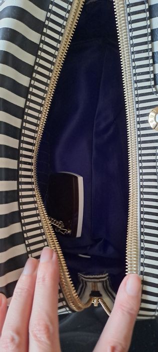 Carteira Henri Bendel como nova