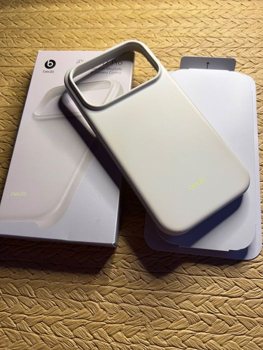 Etui Beats do Apple iPhone 17 Pro / MagSafe / nowe- otwarte opakowanie