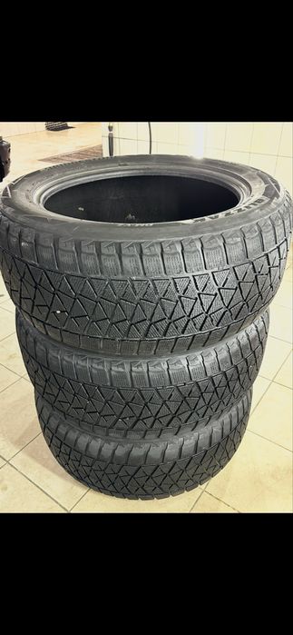 Brigestone  BLizak.285.50.20r