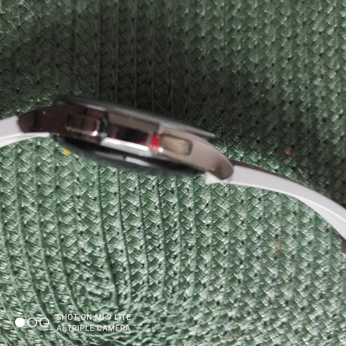 Samsung Galaxy Watch4 sprzedam zamienię.