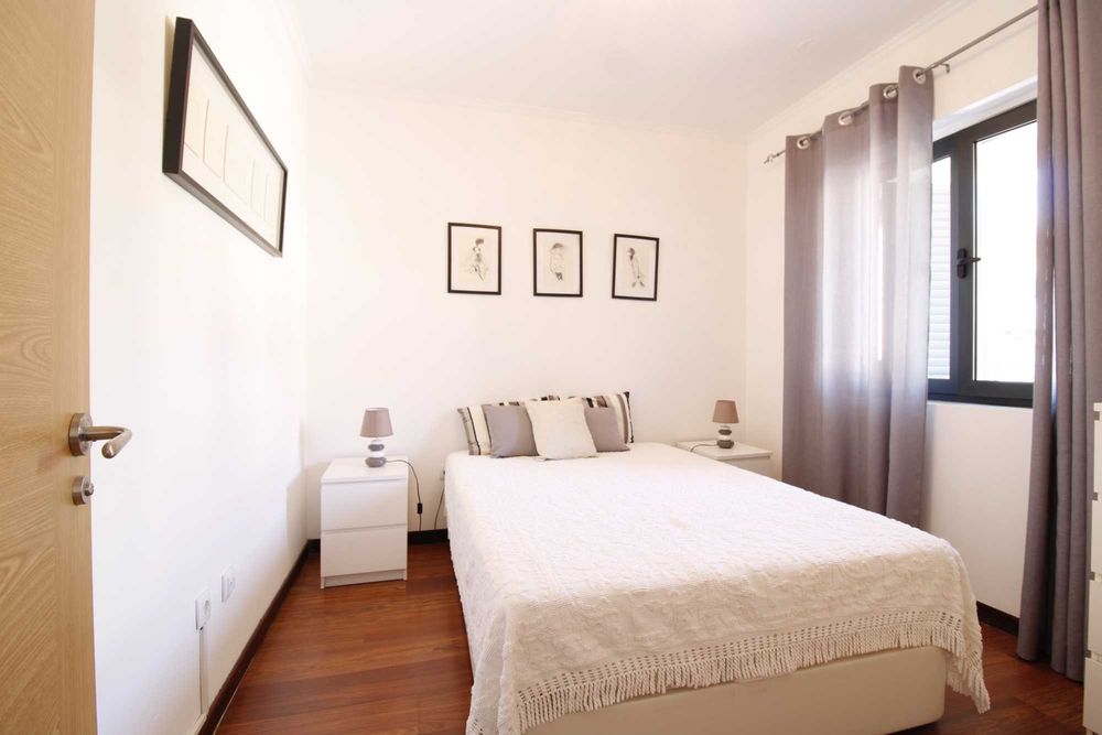 ARRENDAMENTO: Moradia Térrea T2 com Terraço Privativo nas Antas, Porto – 1.400€