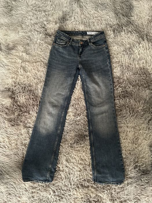 Жіночі Джинси на низькій посадці bootcut Bershka