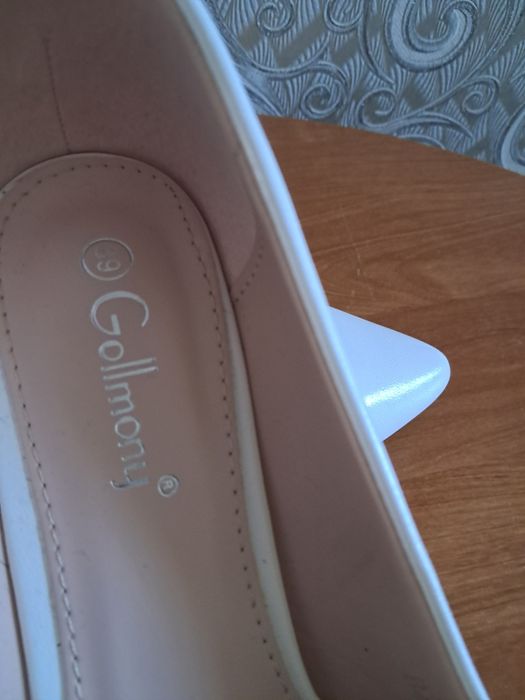 Туфли белые 38 размер