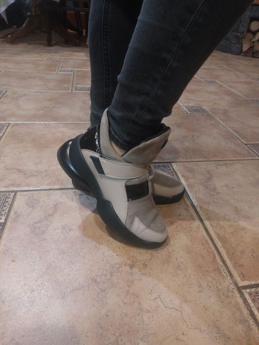 Женские ботинки 39 р,стильные,кожаные