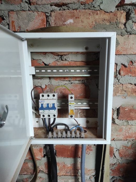 Будинок на березі водойми (Чайківка)