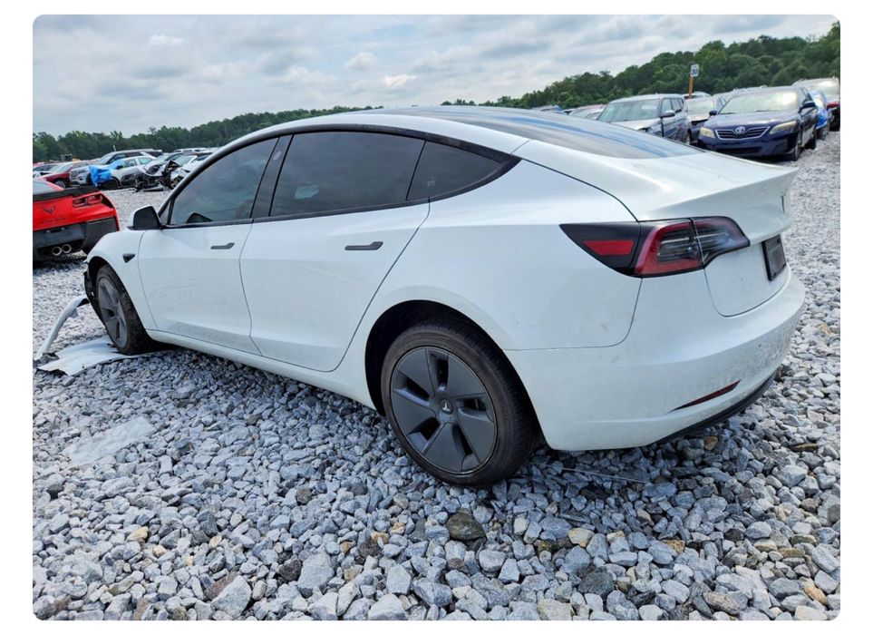Tesla Model 3 / 2023