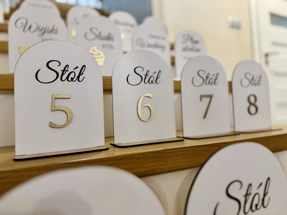 Tabliczki na stoły numery stołów wesele ślub slodki stół ekipa wiejski