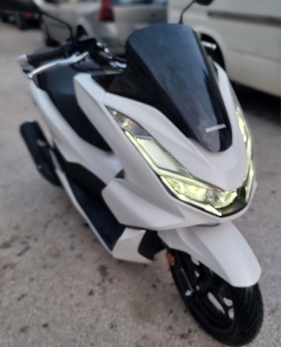 Moto PCX 125 , 373  km , branca semi nova 2024