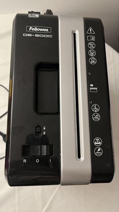 Trituradora Fellowes DS-500C – motor funcional, com racha