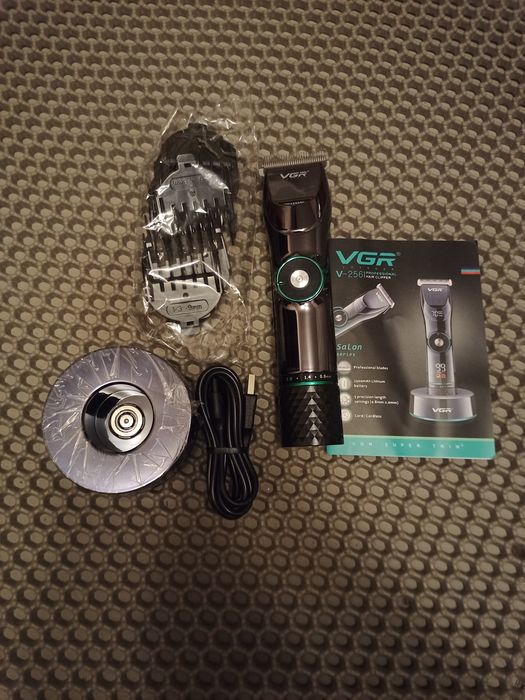 Профессиональная машинка для стрижки VGR V-256