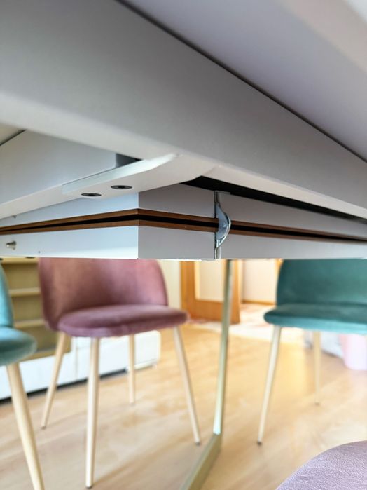 MESA de jantar extensivel e 6 CADEIRAS veludo