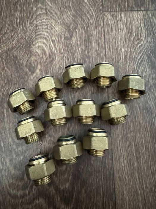 Американка для насоса 1/2" x 3/4" зовнішня-внутрішня різьба