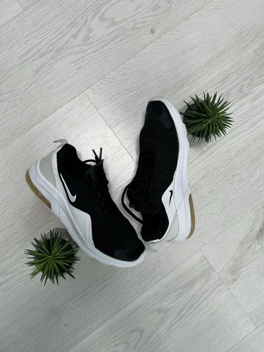 Кросівки nike air max motion 2