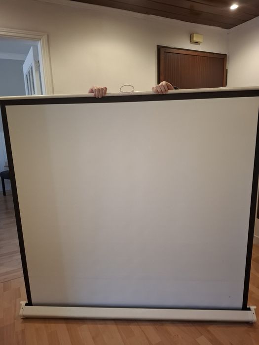 Tela projecção ajustável