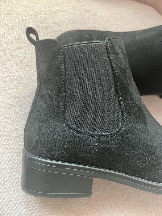 Czarne zamszowe botki 37 sztyblety