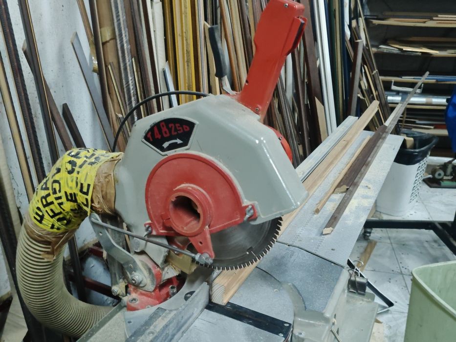 Equipamento para Molduras