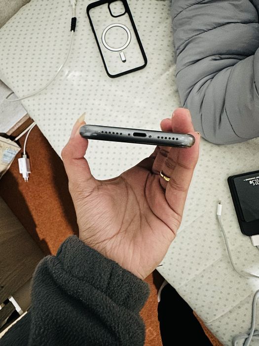 Iphone 11 128GB com 6 capas