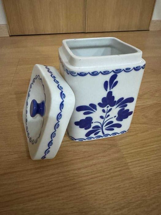 frasco de Viana do Castelo pintado à mão by Cândida