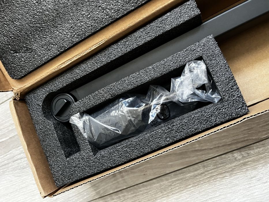 NZXT Statyw studyjny na mikrofon do biurka - uszkodzone