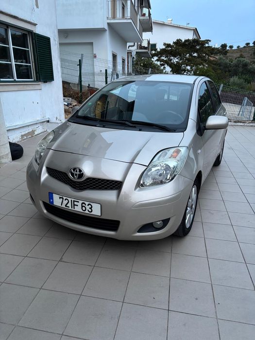Toyota Yaris 1.3 VVT-i High Pack +Navi  GPL