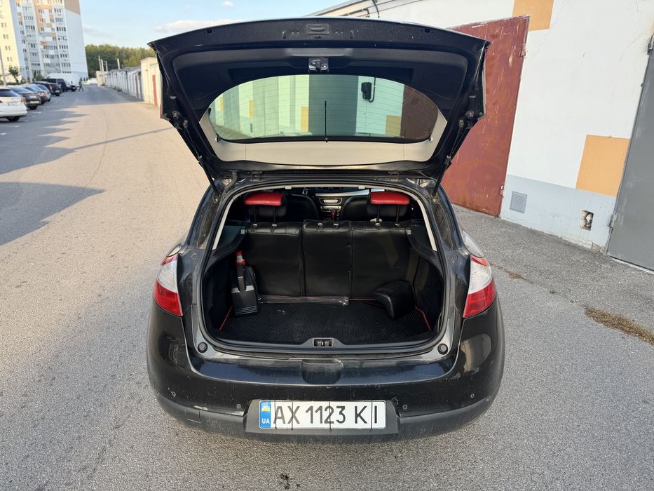 Продам автомобіль Renault Megan 3 2011 року