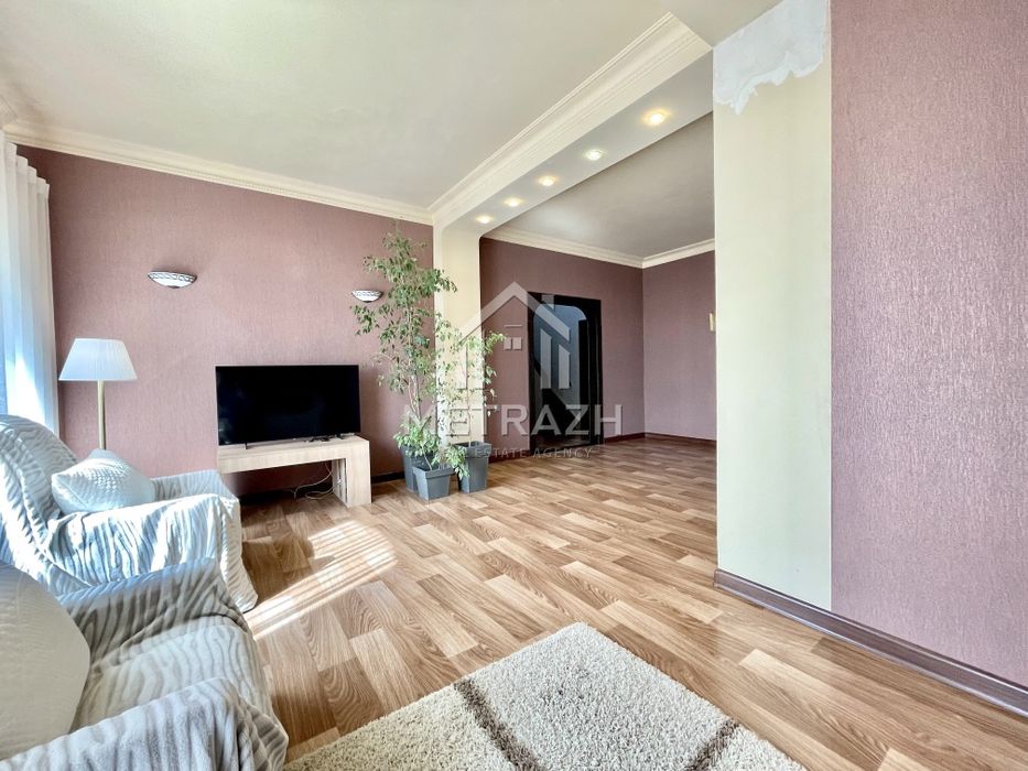 Продам капитальный дом, 5 комнат, Индустриальный, Рогань