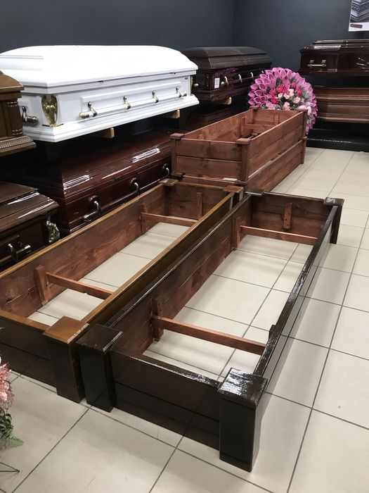 Гробнички деревянные оградки надгробия гробница из дерева