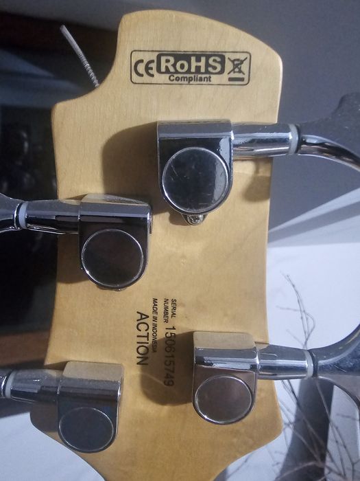 Gitara CORT ACTION basowa