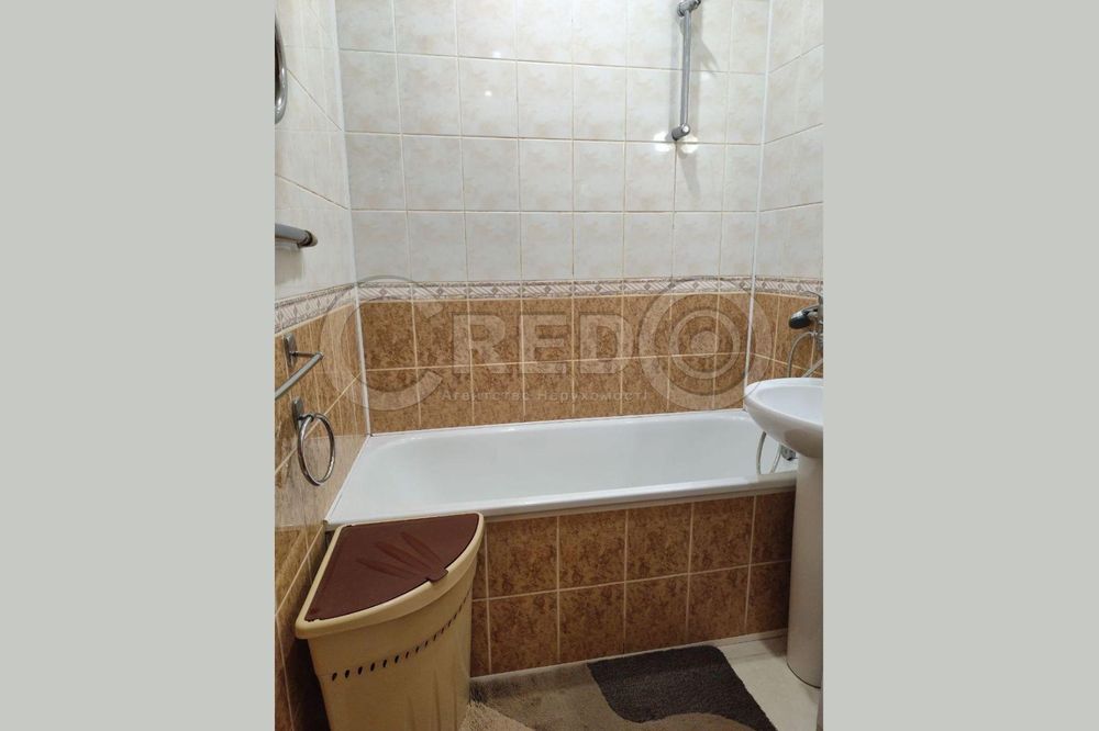 Продаж великої 3кімнатної квартири з "автономкою". Покровський район.