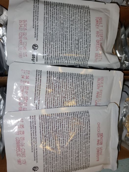 3 caixas (90 saquetas) gatos esterilizados / sénior Smilla