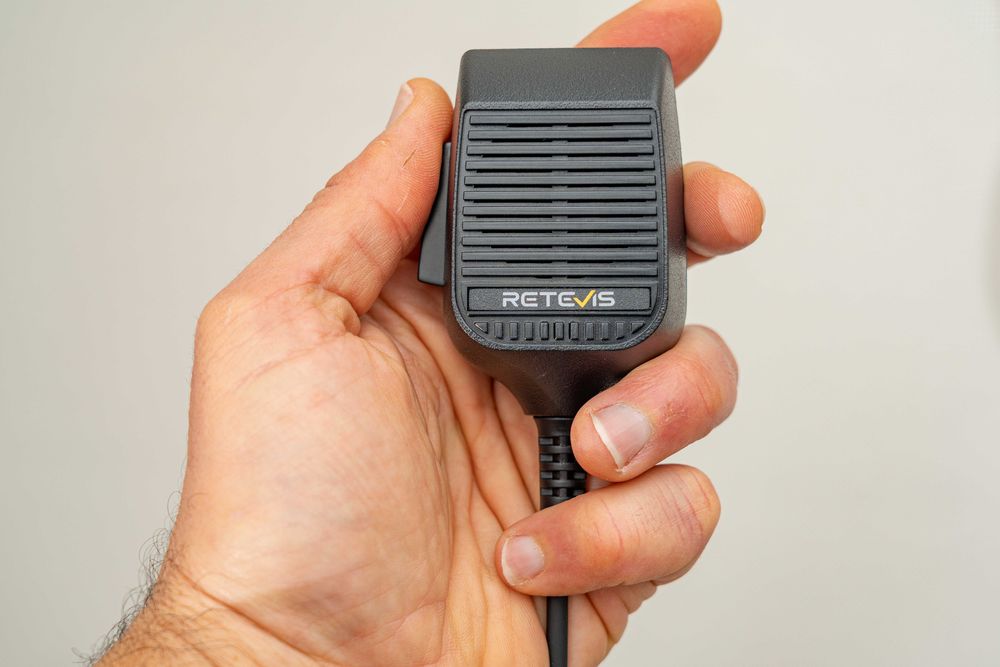 Radio CB móvel 40 canais em AM e FM, 4 Watts, novo na embalagem.