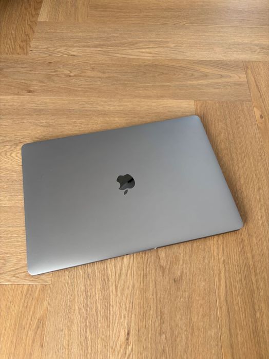 Idealny MacBook Pro 15” 16/512 GB TOUCH BAR PERFEKCYJNY
