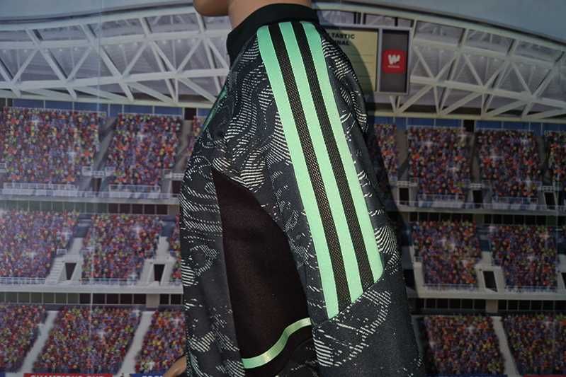 Real Madrid Club de Fútbol Adidas Aeroready 2022-23 training top S-M
