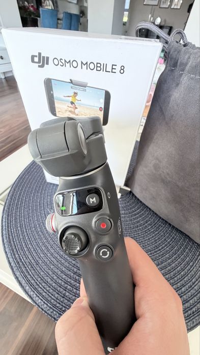 Gimbal dji osmo mobile 8