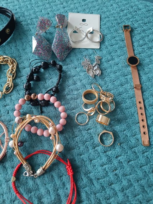 Zestaw biżuterii  kolczyki bransoletki