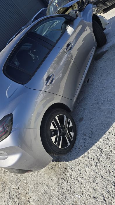 Peugeot 208 2025